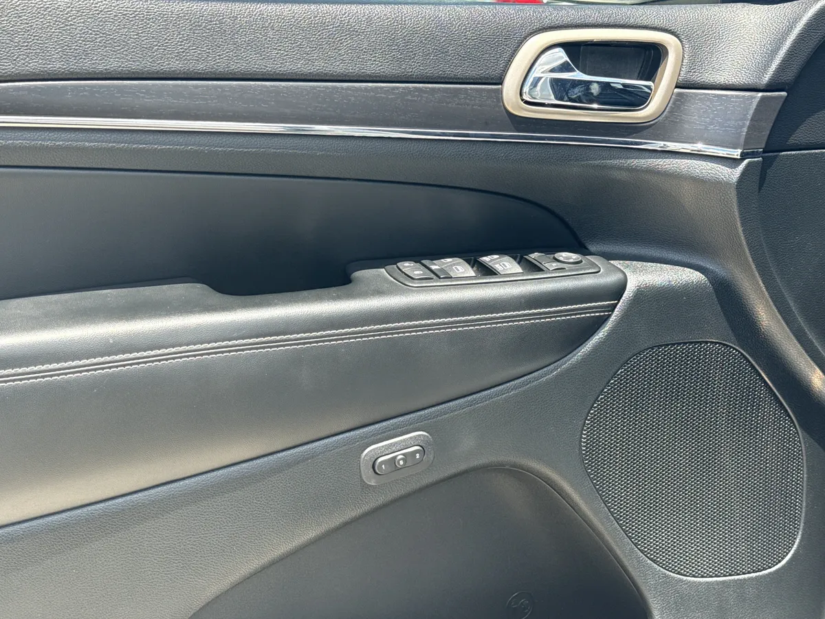 2014 Jeep Grand Cherokee Limited thumbnail 13