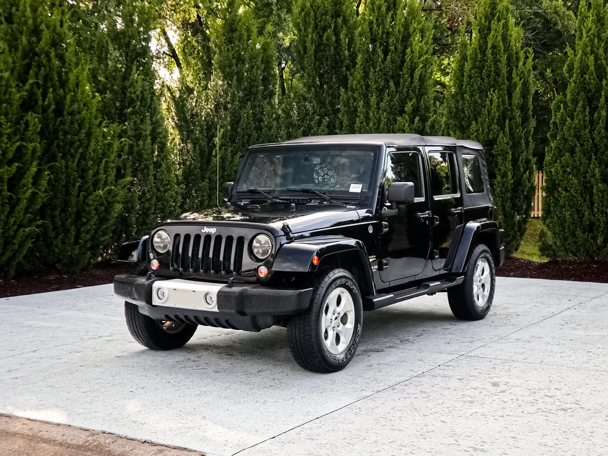2014 Jeep Wrangler Unlimited Sahara thumbnail 4