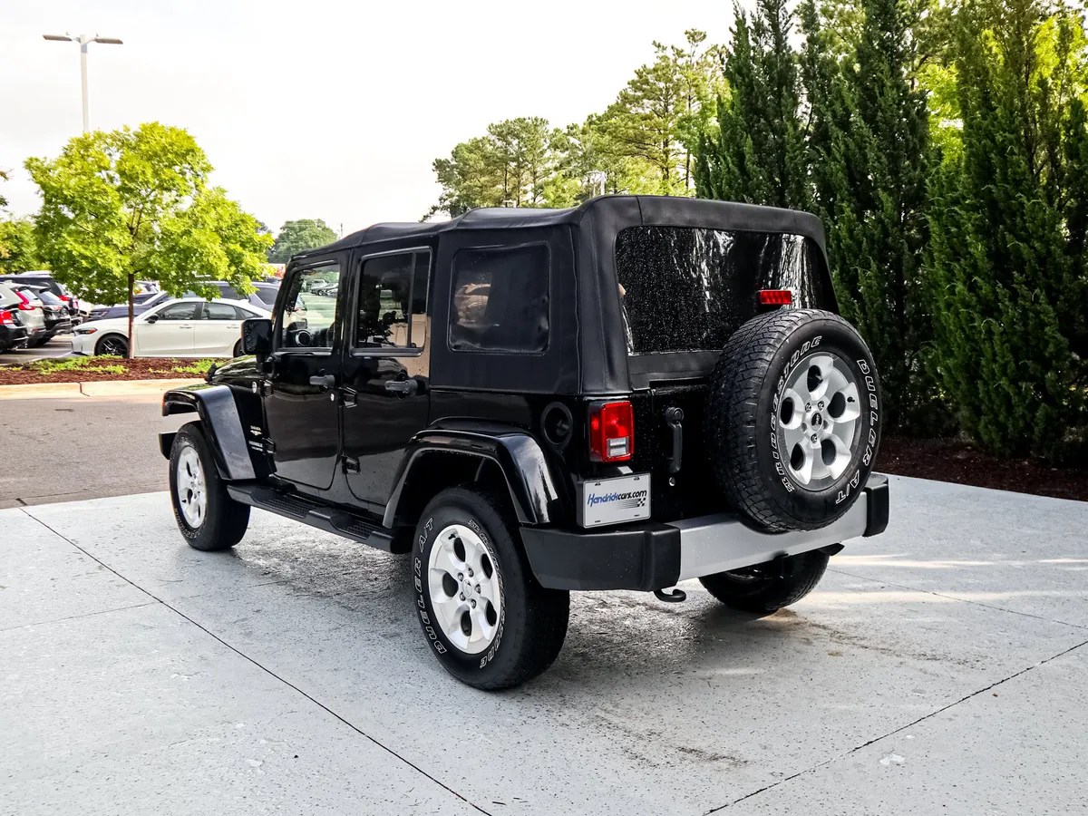 2014 Jeep Wrangler Unlimited Sahara thumbnail 6