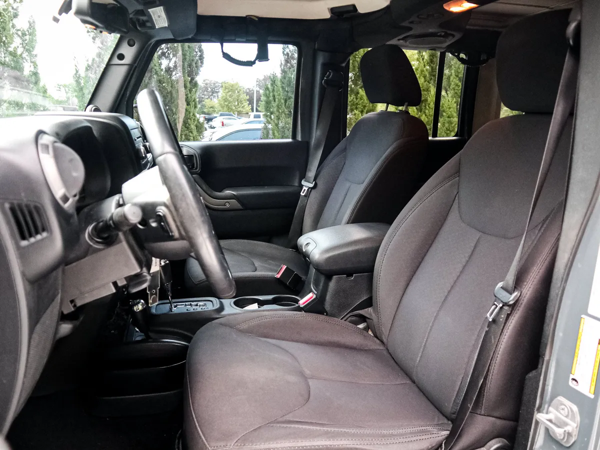 2014 Jeep Wrangler Unlimited Sport thumbnail 6
