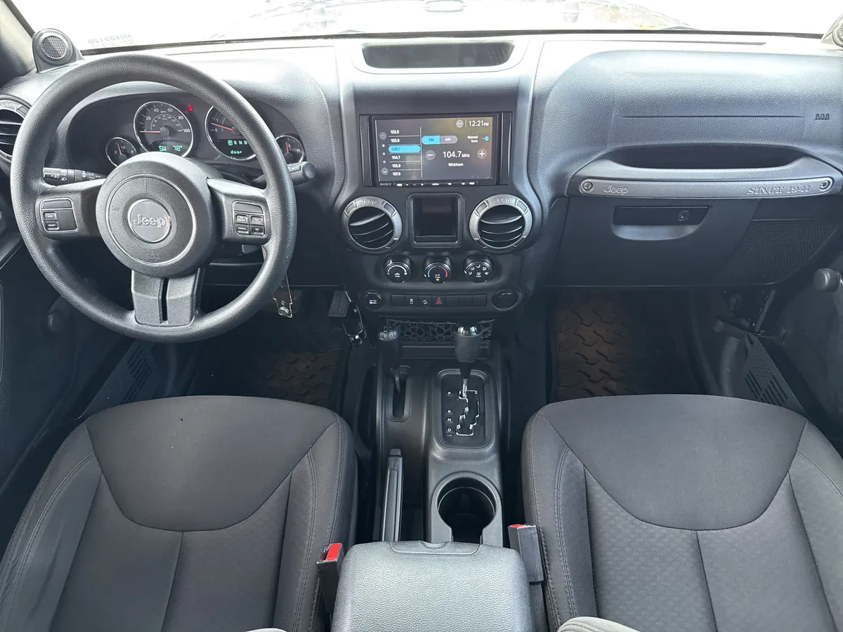 2014 Jeep Wrangler Unlimited Sport thumbnail 23