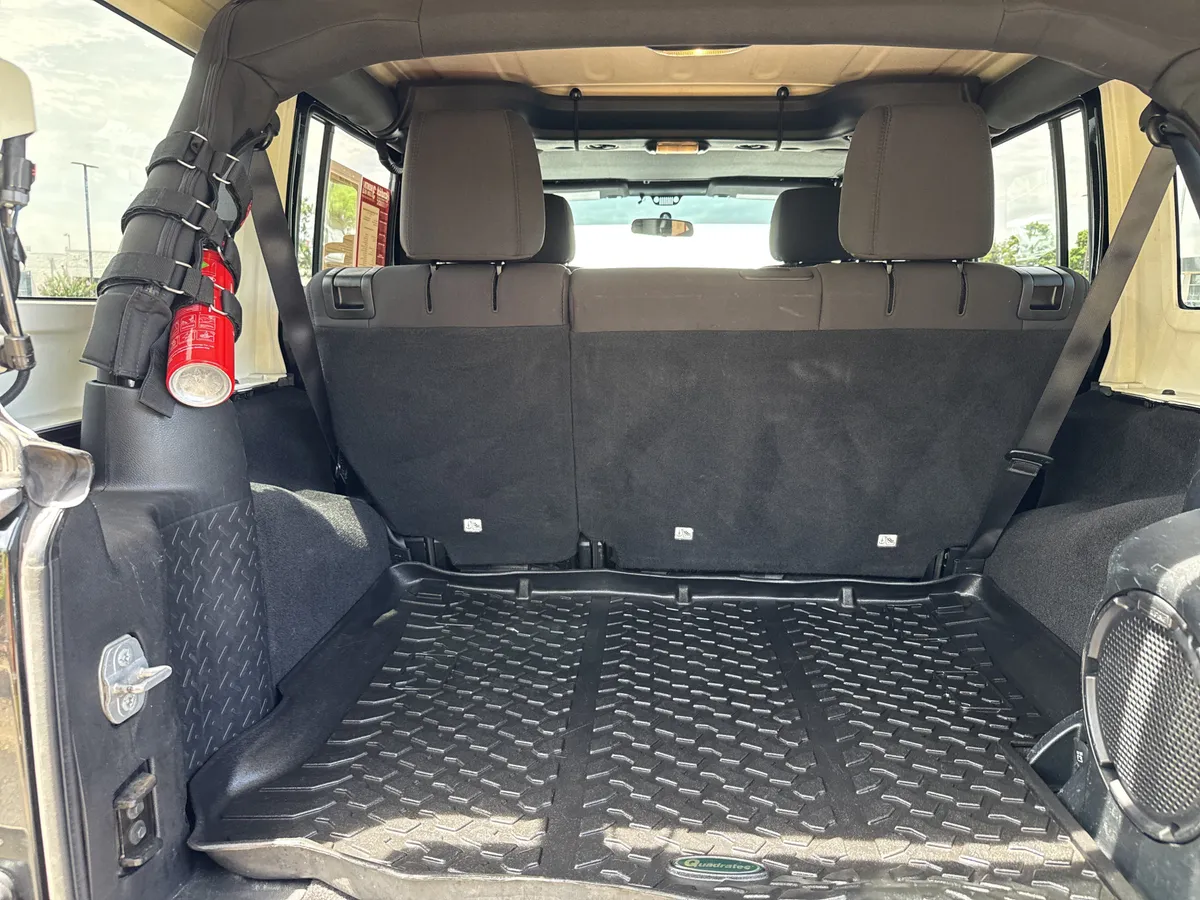 2014 Jeep Wrangler Unlimited Sport thumbnail 28