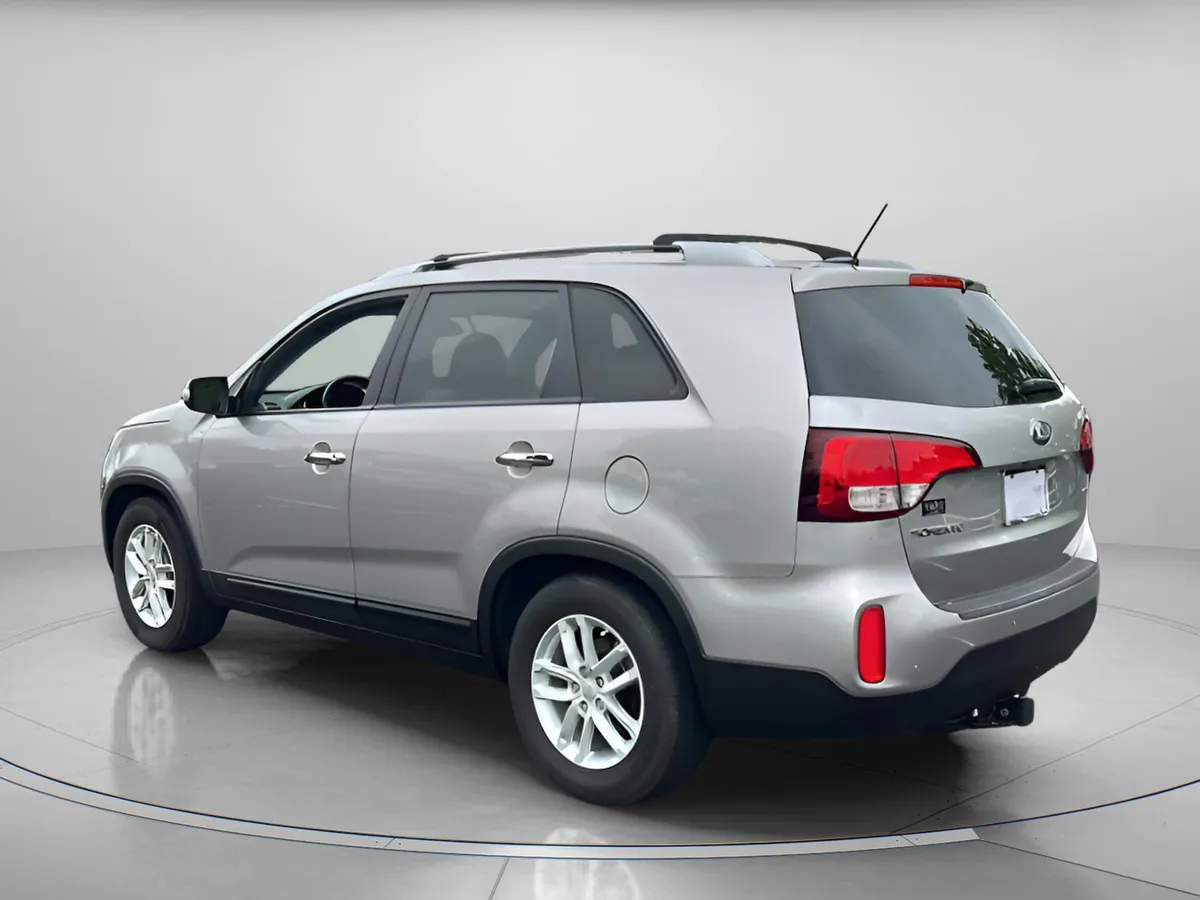 2014 Kia Sorento LX thumbnail 3