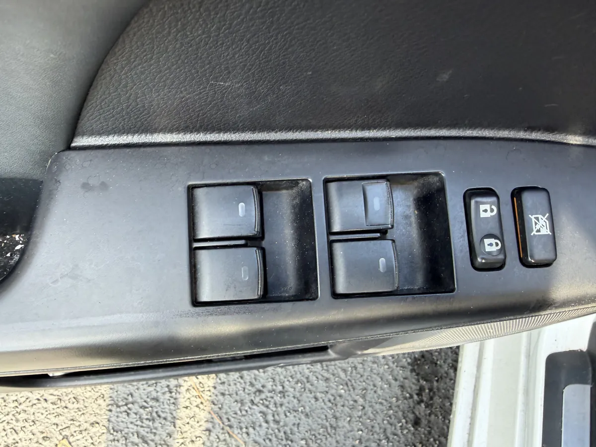 2014 Lexus CT 200h Hybrid Hybrid thumbnail 13