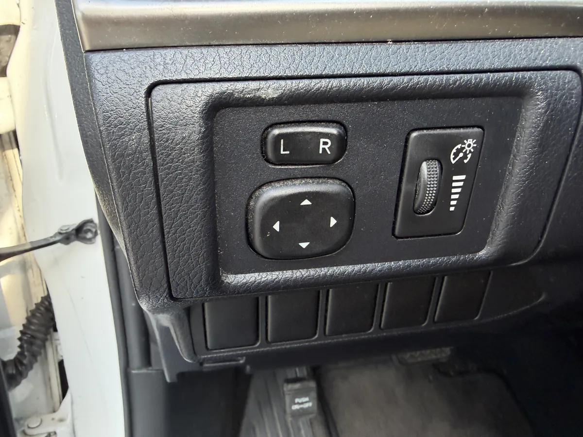 2014 Lexus CT 200h Hybrid Hybrid thumbnail 14