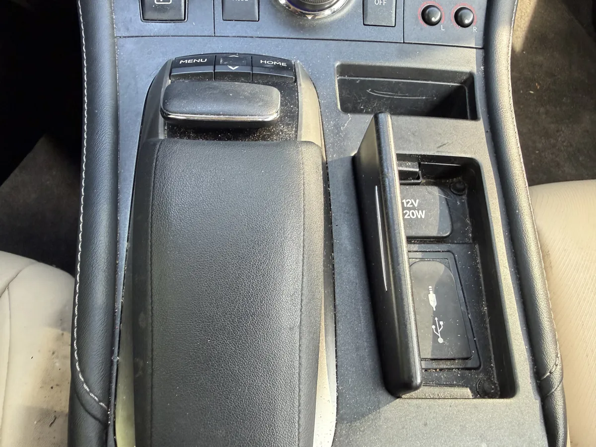 2014 Lexus CT 200h Hybrid Hybrid thumbnail 23