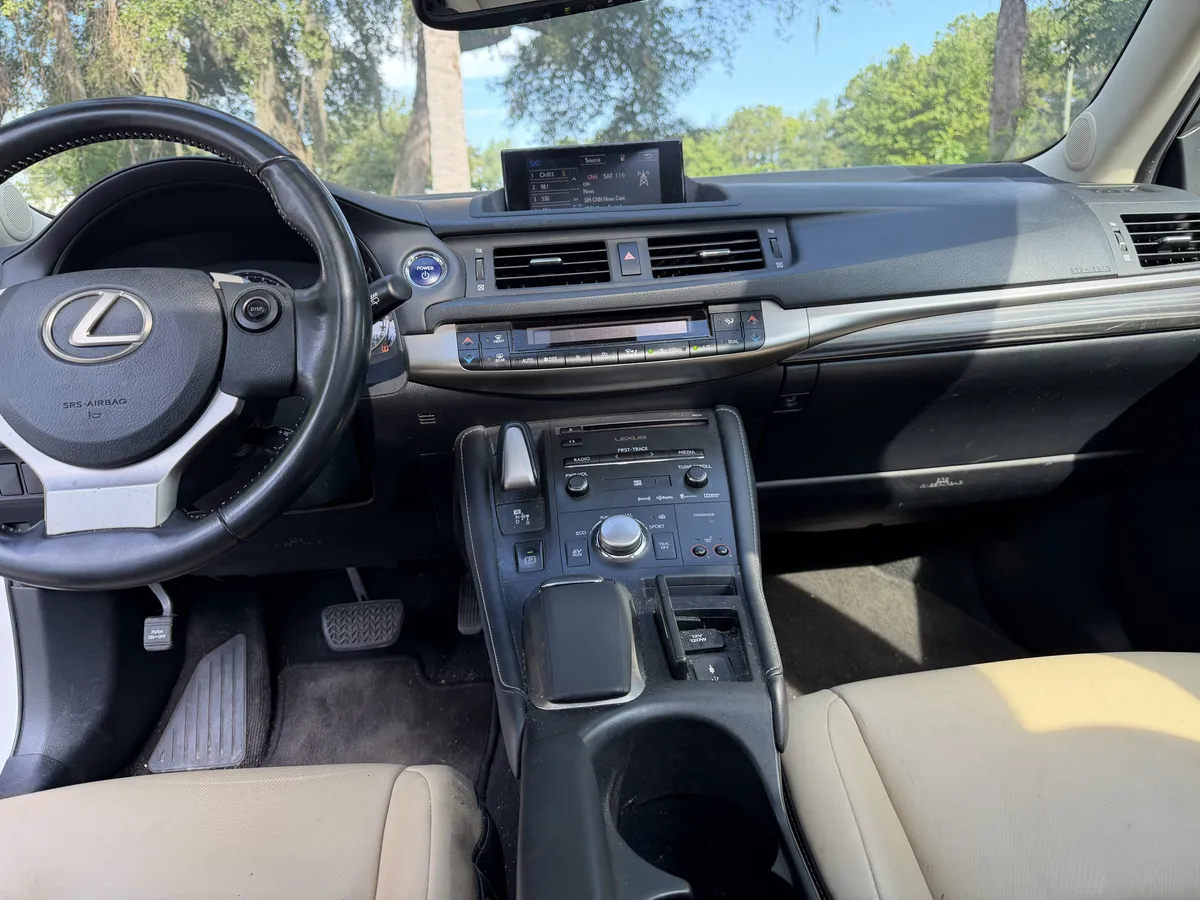 2014 Lexus CT 200h Hybrid Hybrid thumbnail 25