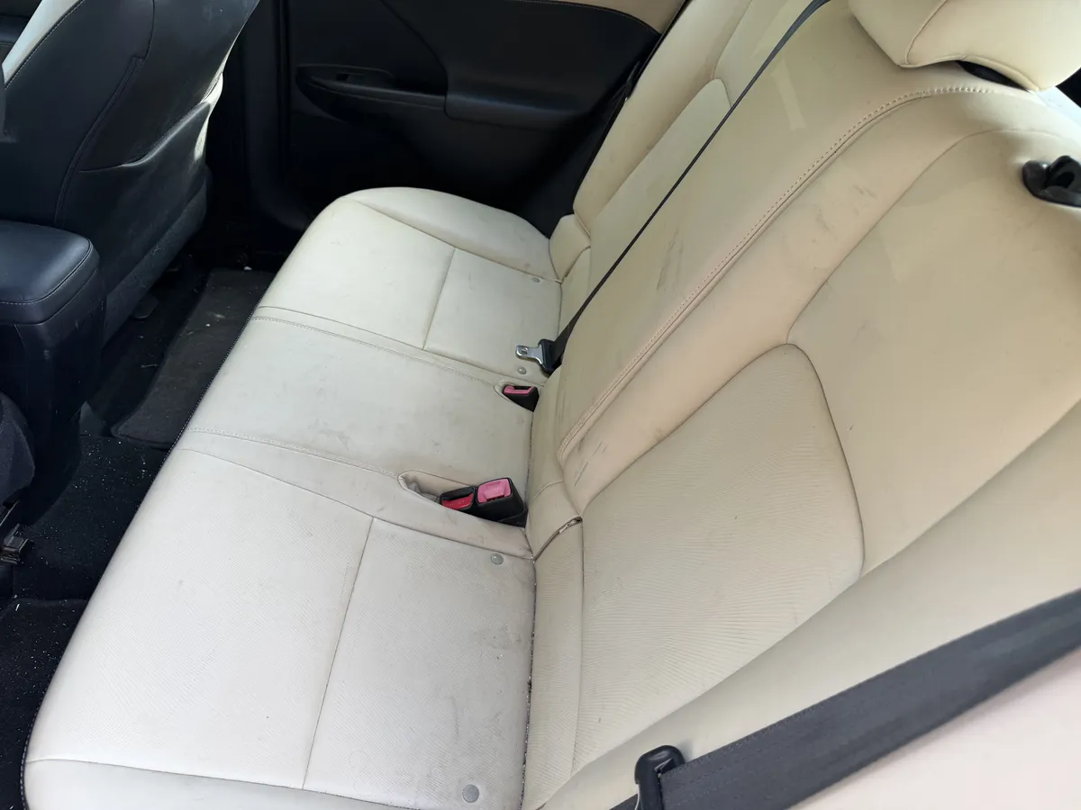 2014 Lexus CT 200h Hybrid Hybrid thumbnail 31