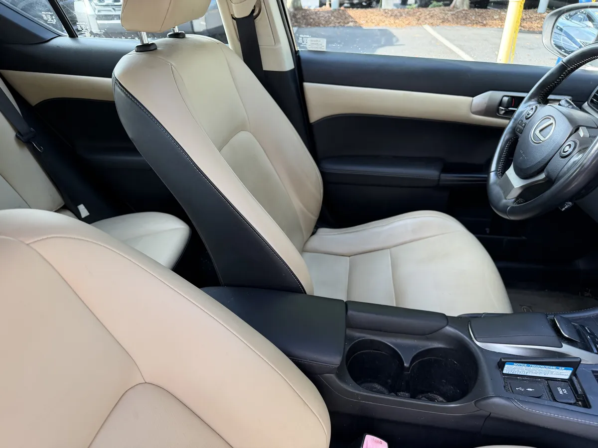 2014 Lexus CT 200h Hybrid Hybrid thumbnail 36