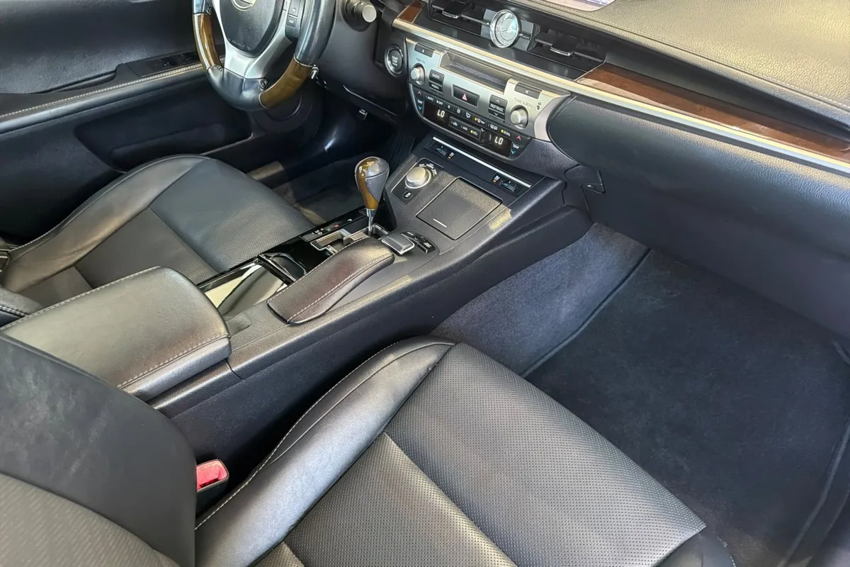 2014 Lexus ES 350 thumbnail 18