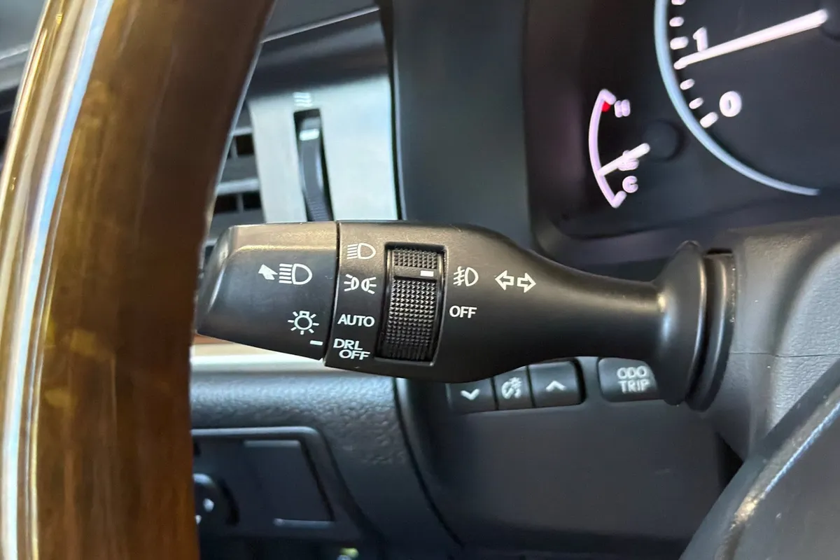 2014 Lexus ES 350 thumbnail 30