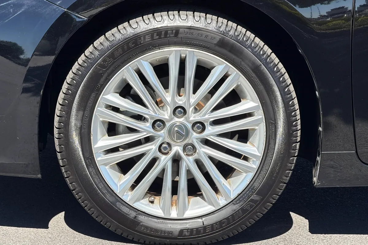 2014 Lexus ES 350 thumbnail 35