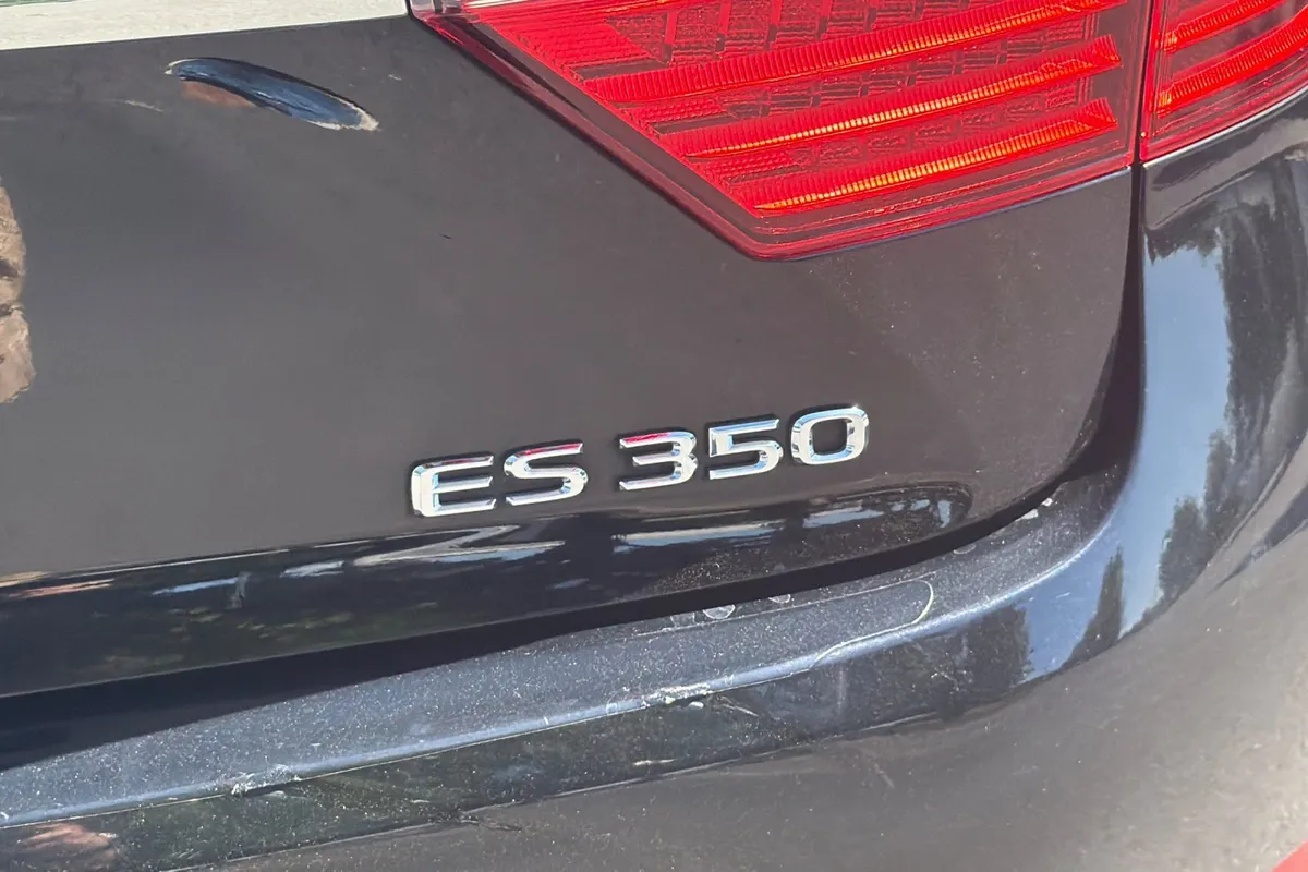 2014 Lexus ES 350 thumbnail 36