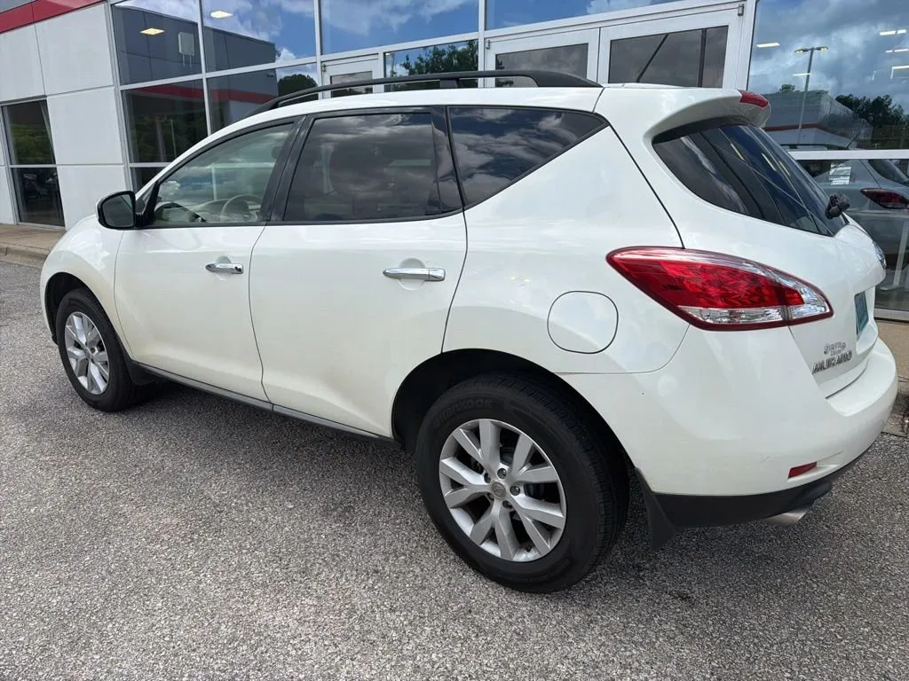 2014 Nissan Murano SV thumbnail 2