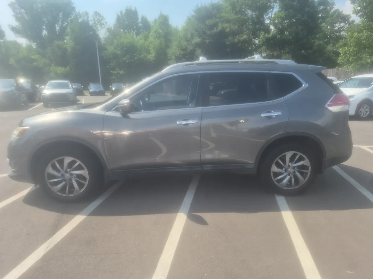 2014 Nissan Rogue SL thumbnail 4