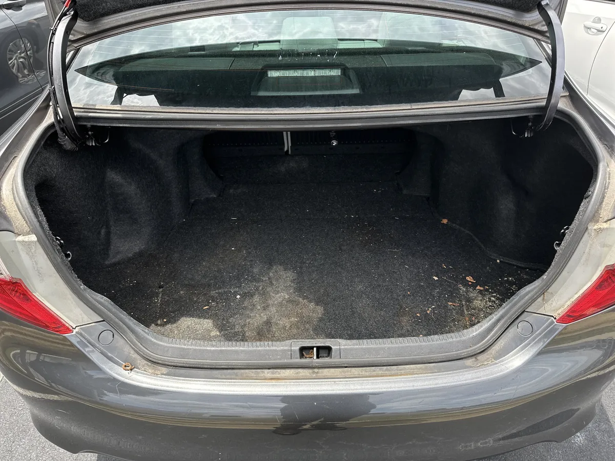 2014 Toyota Camry LE thumbnail 21
