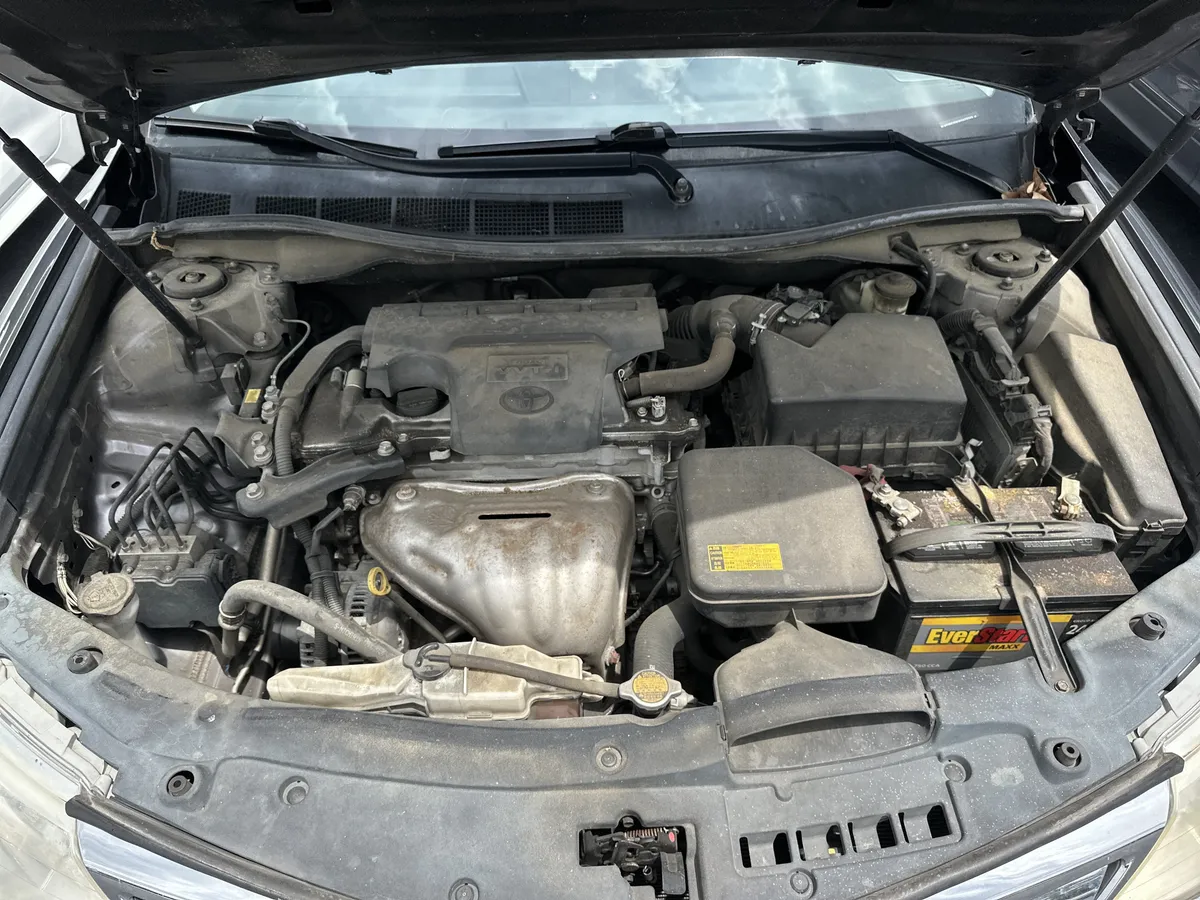 2014 Toyota Camry LE thumbnail 23