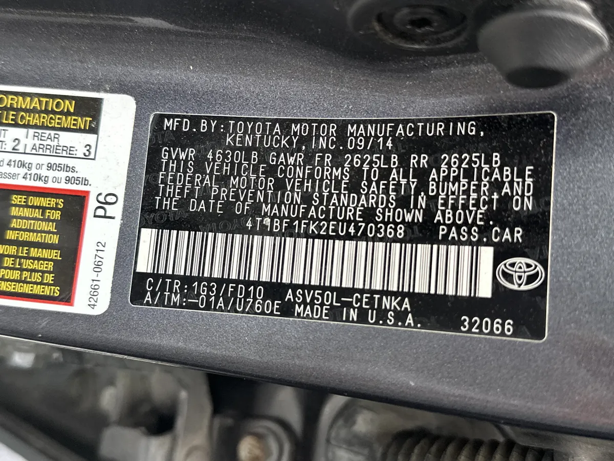 2014 Toyota Camry LE thumbnail 24