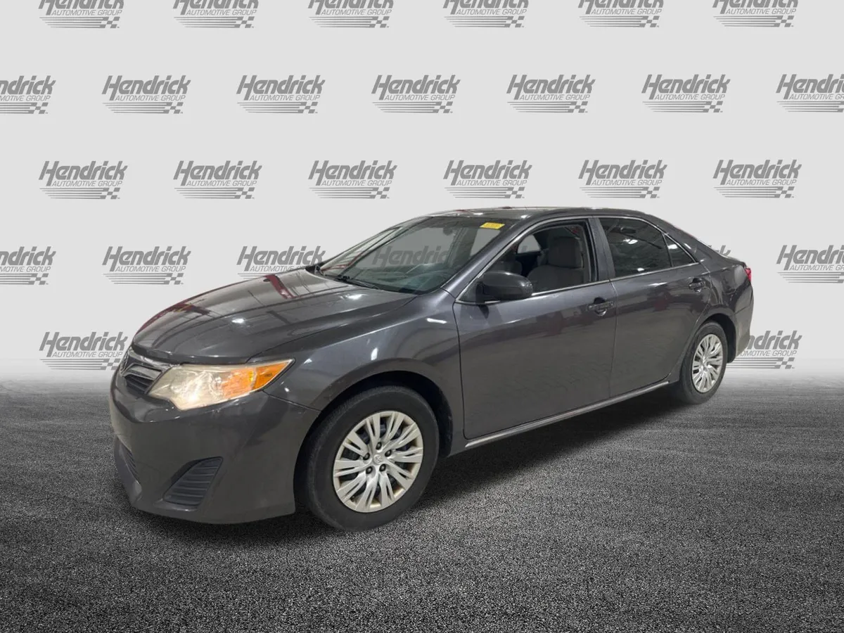 2014 Toyota Camry LE thumbnail 27