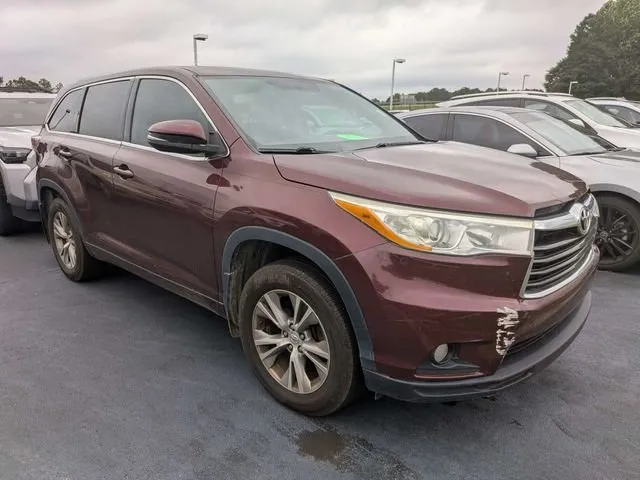 2014 Toyota Highlander LE Plus V6 thumbnail 2