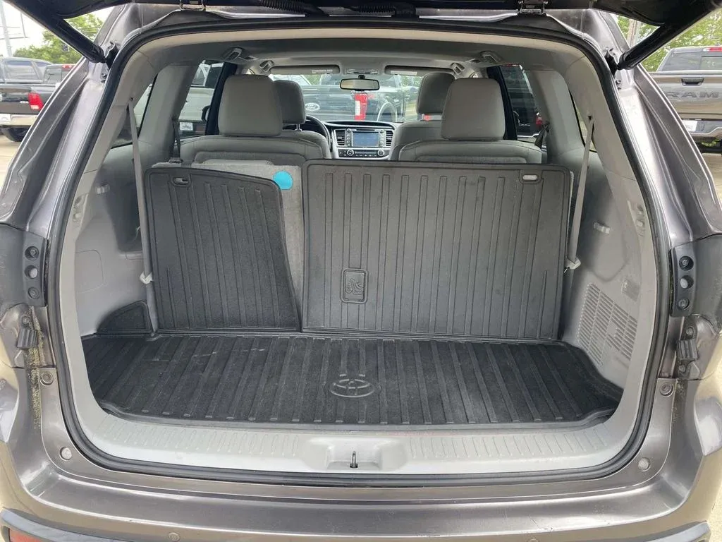 2014 Toyota Highlander Limited thumbnail 13