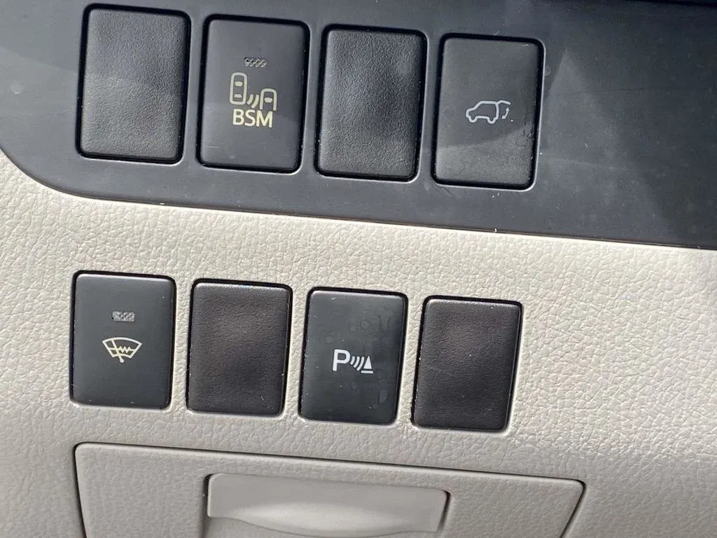 2014 Toyota Highlander Limited thumbnail 34