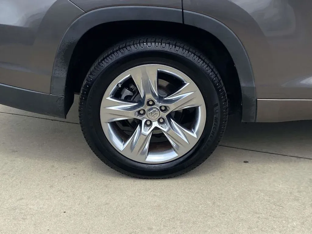 2014 Toyota Highlander Limited thumbnail 44