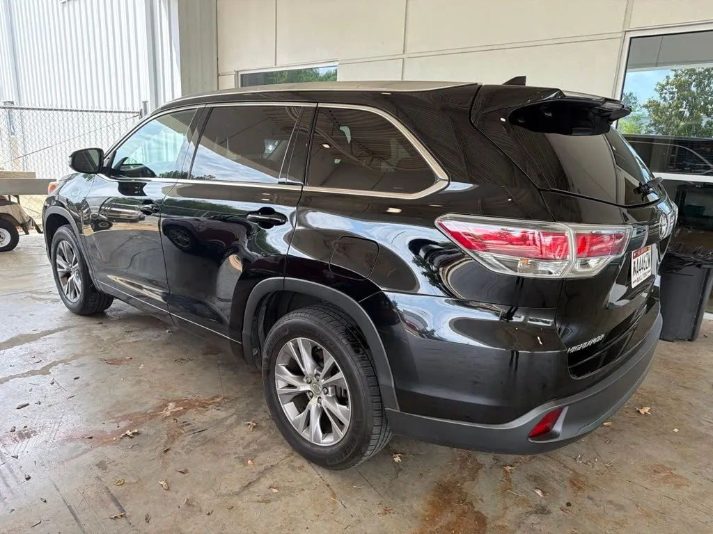 2014 Toyota Highlander XLE V6 thumbnail 2