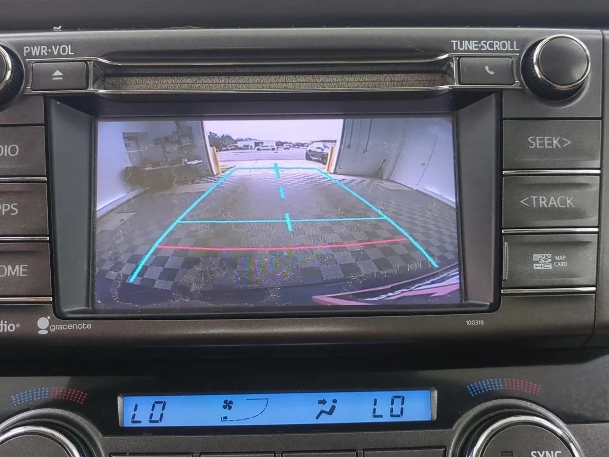 2014 Toyota RAV4 XLE thumbnail 14