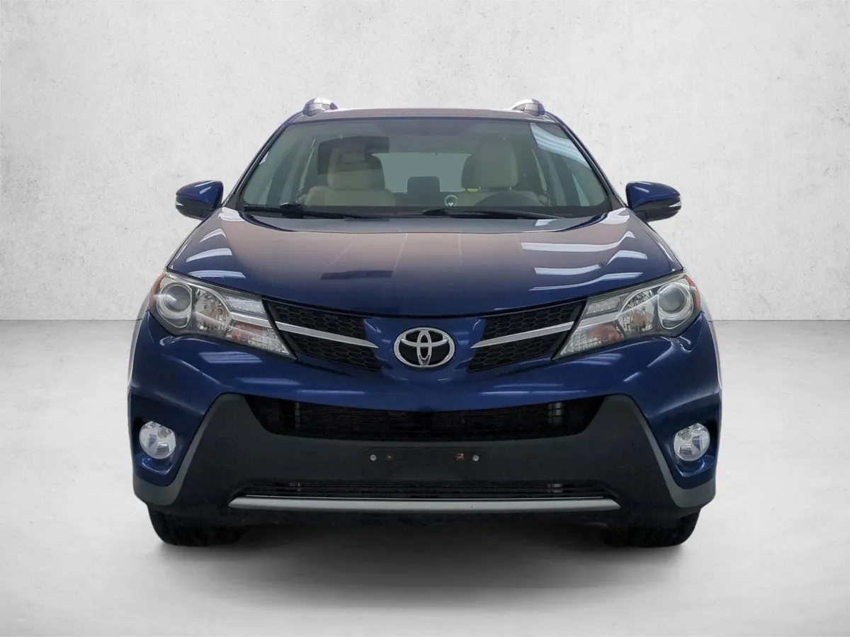2014 Toyota RAV4 XLE thumbnail 2