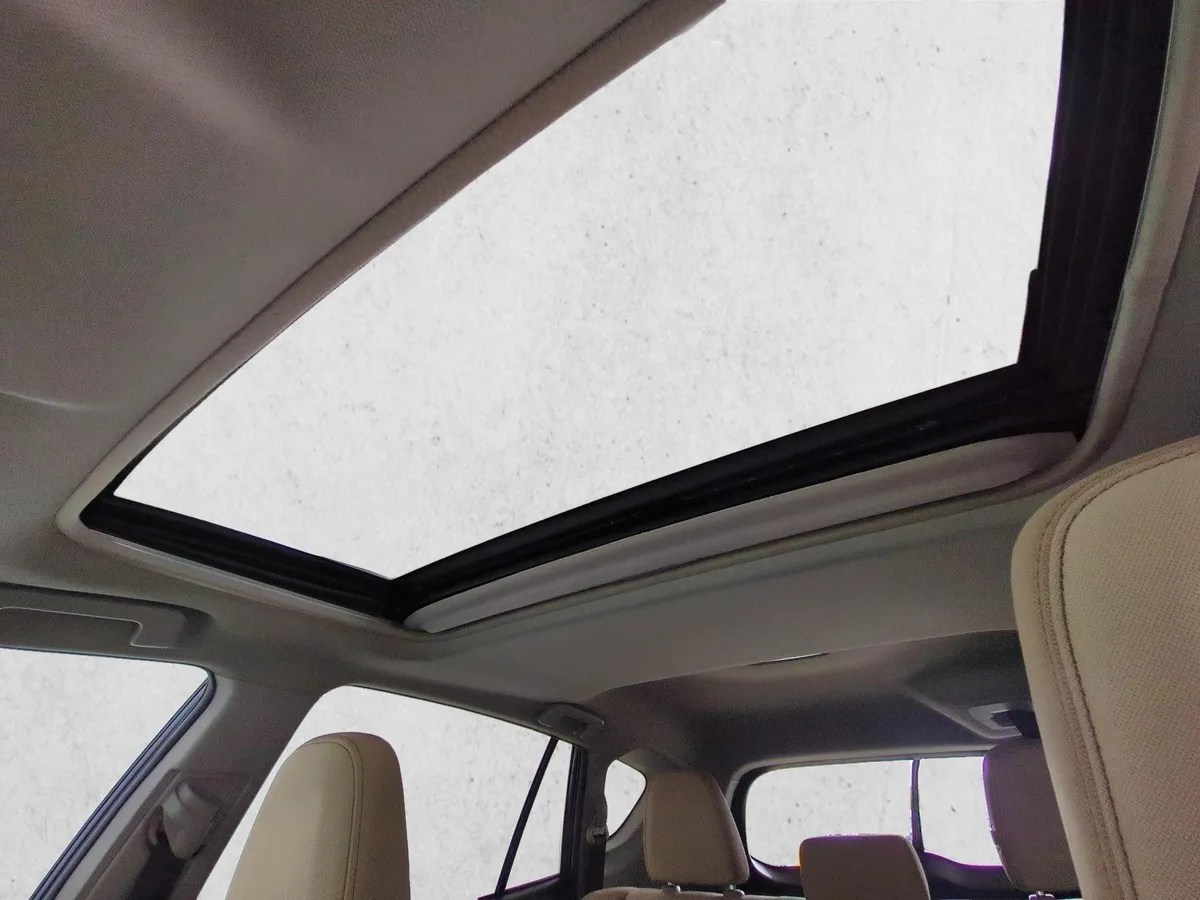2014 Toyota RAV4 XLE thumbnail 21
