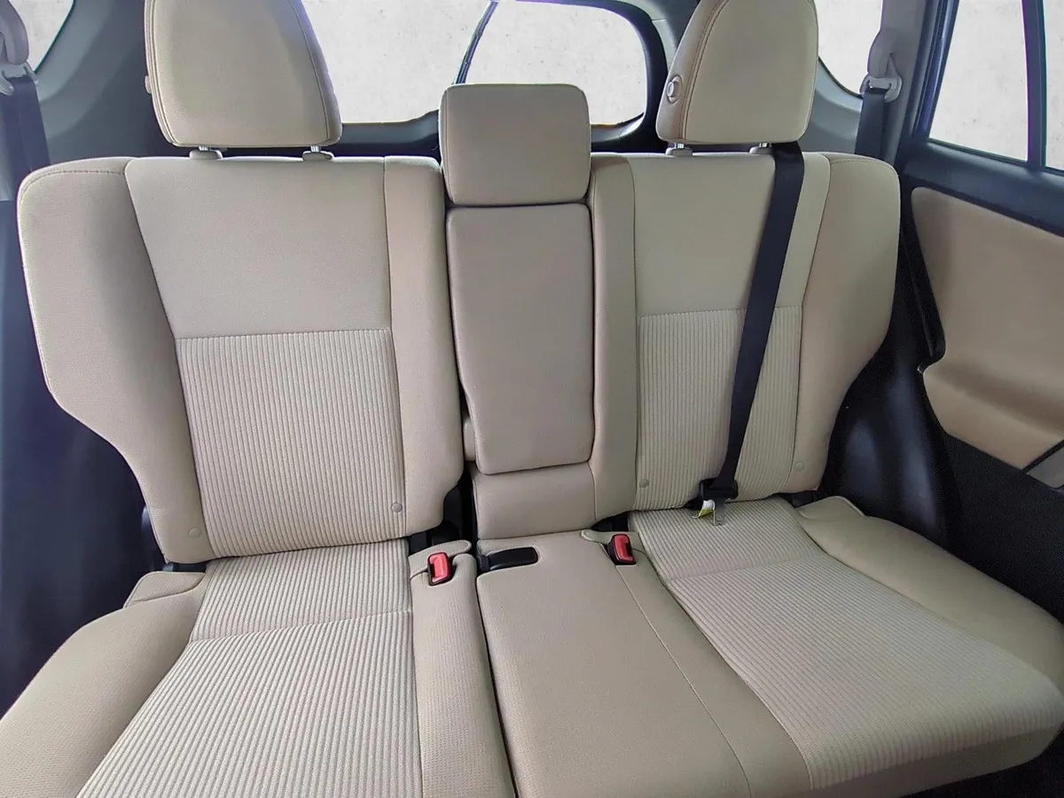 2014 Toyota RAV4 XLE thumbnail 23