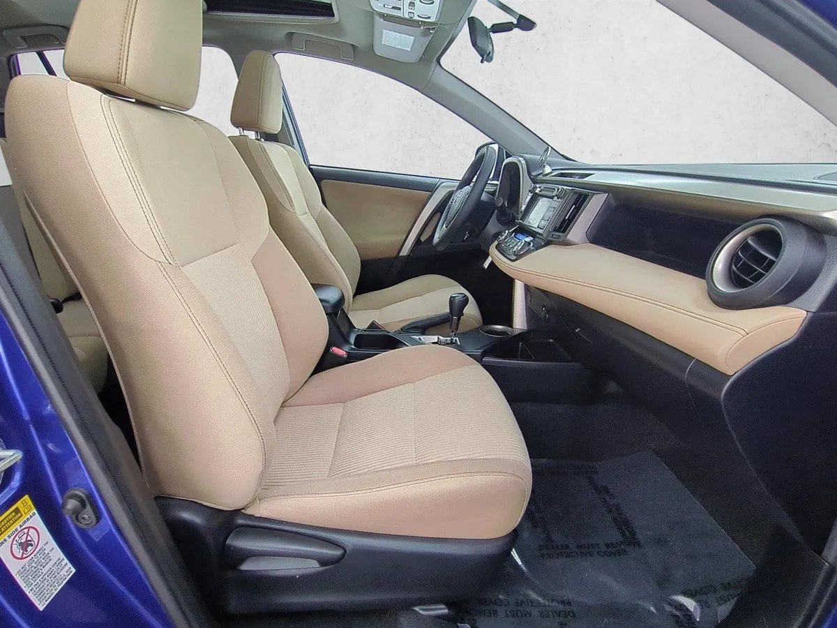 2014 Toyota RAV4 XLE thumbnail 25