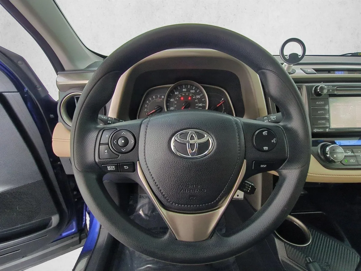 2014 Toyota RAV4 XLE thumbnail 30