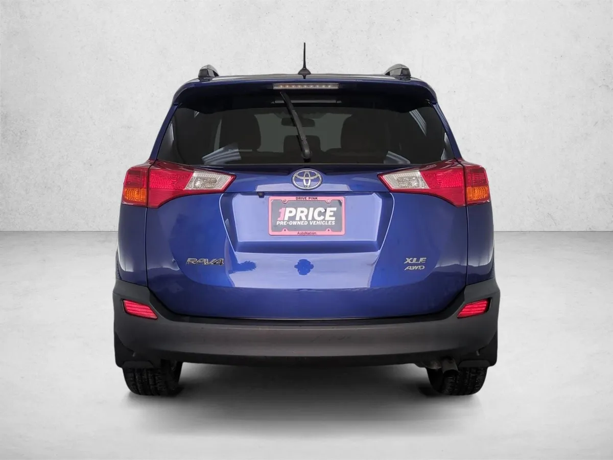 2014 Toyota RAV4 XLE thumbnail 7
