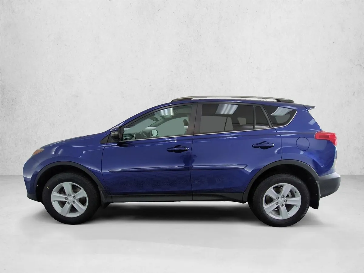 2014 Toyota RAV4 XLE thumbnail 9