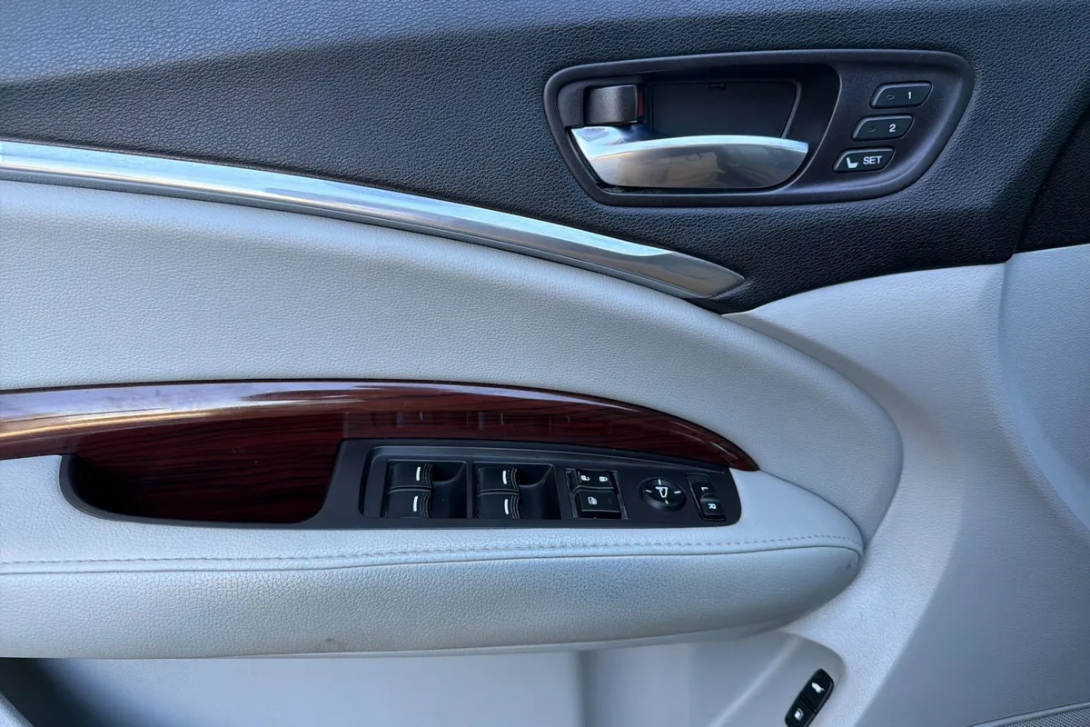 2015 Acura MDX SH-AWD Tech Pkg thumbnail 11