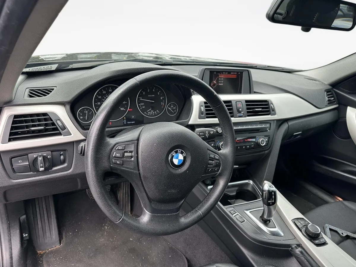2015 BMW 3 Series 320i xDrive thumbnail 10