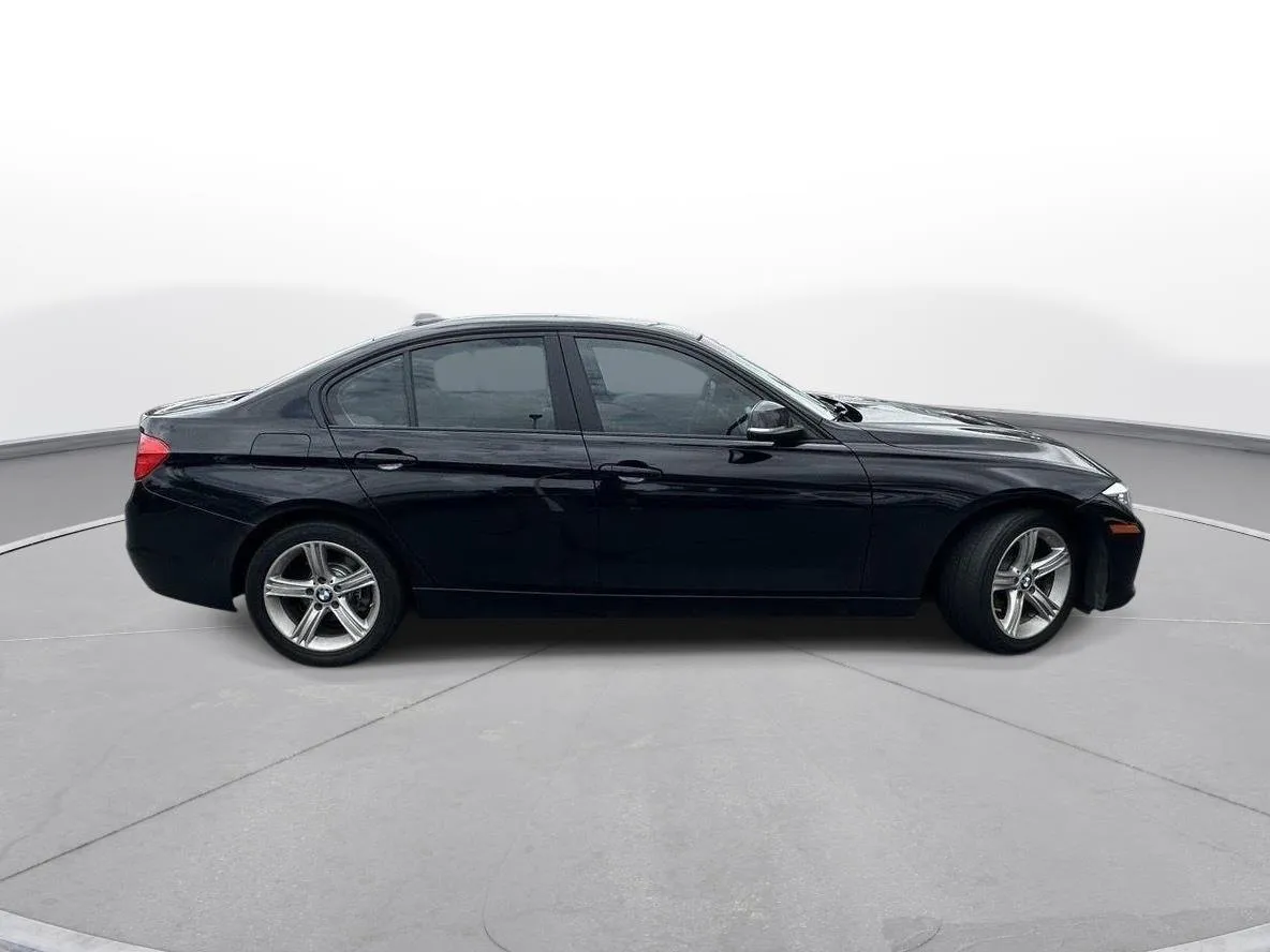 2015 BMW 3 Series 320i xDrive thumbnail 5