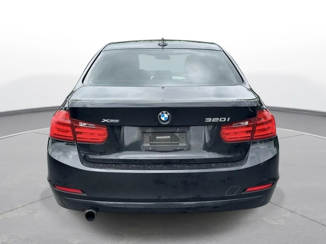 2015 BMW 3 Series 320i xDrive thumbnail 7