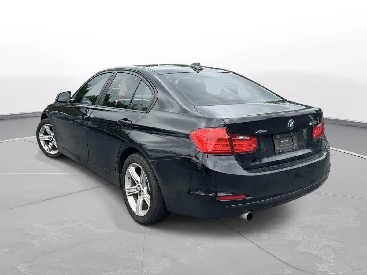 2015 BMW 3 Series 320i xDrive thumbnail 8