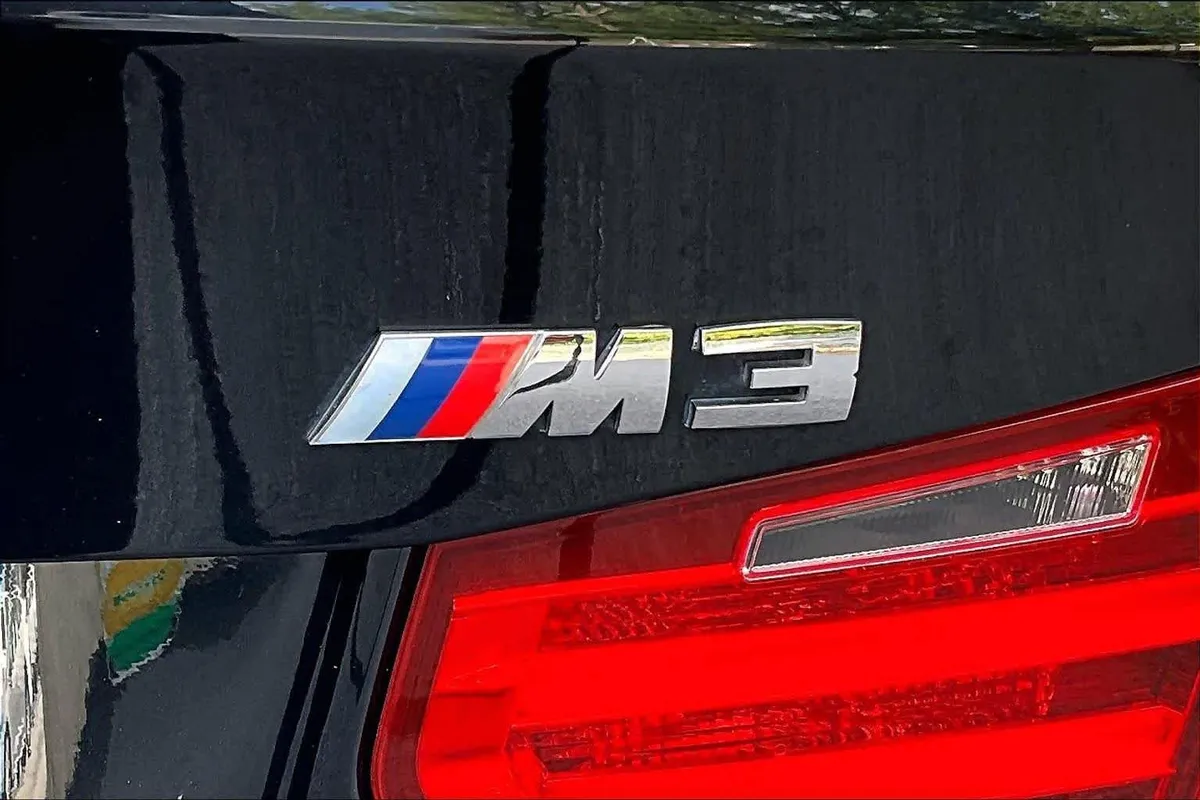 2015 BMW M3 Sedan thumbnail 10