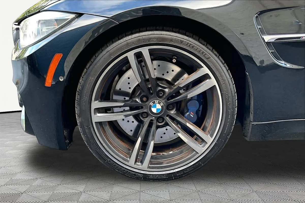 2015 BMW M3 Sedan thumbnail 11