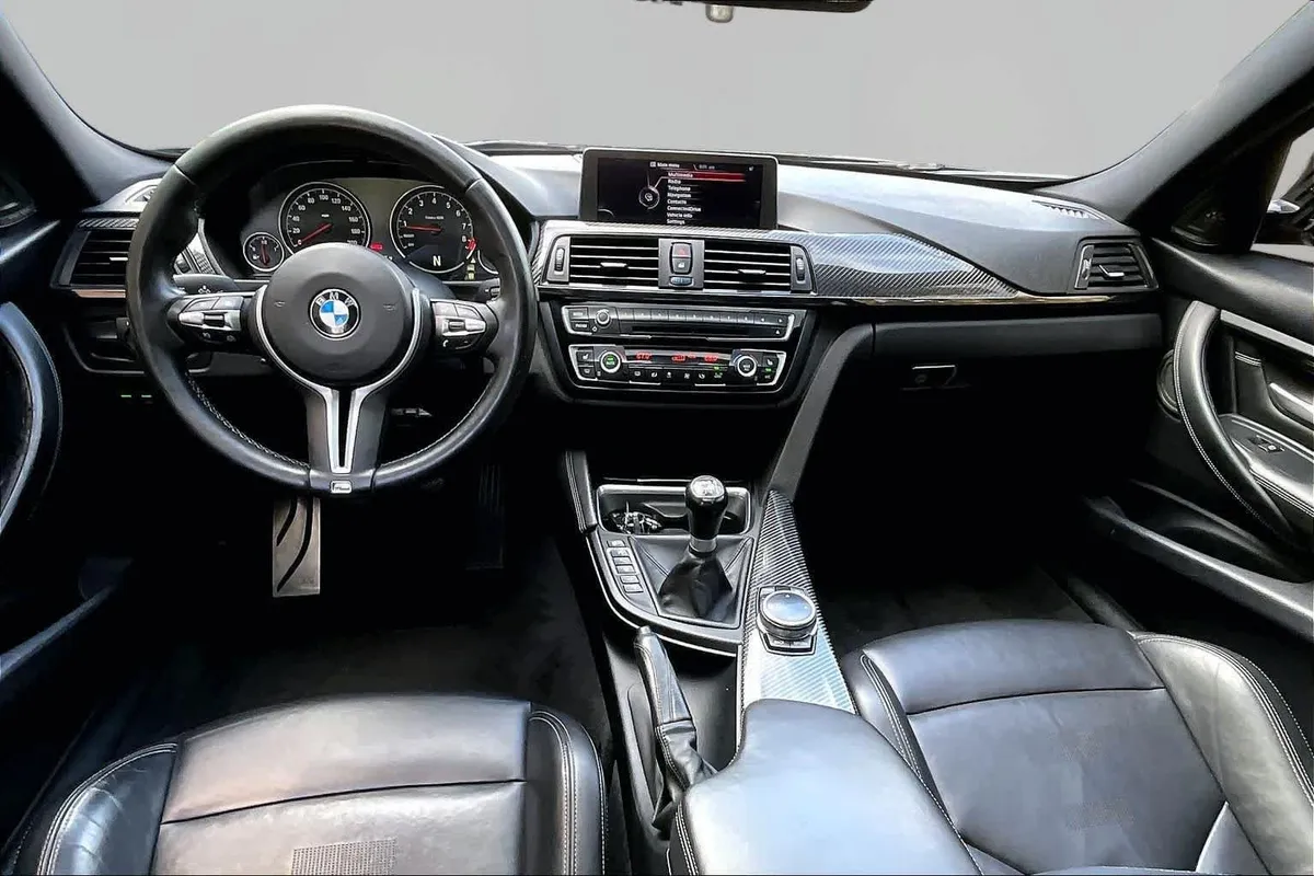 2015 BMW M3 Sedan thumbnail 16