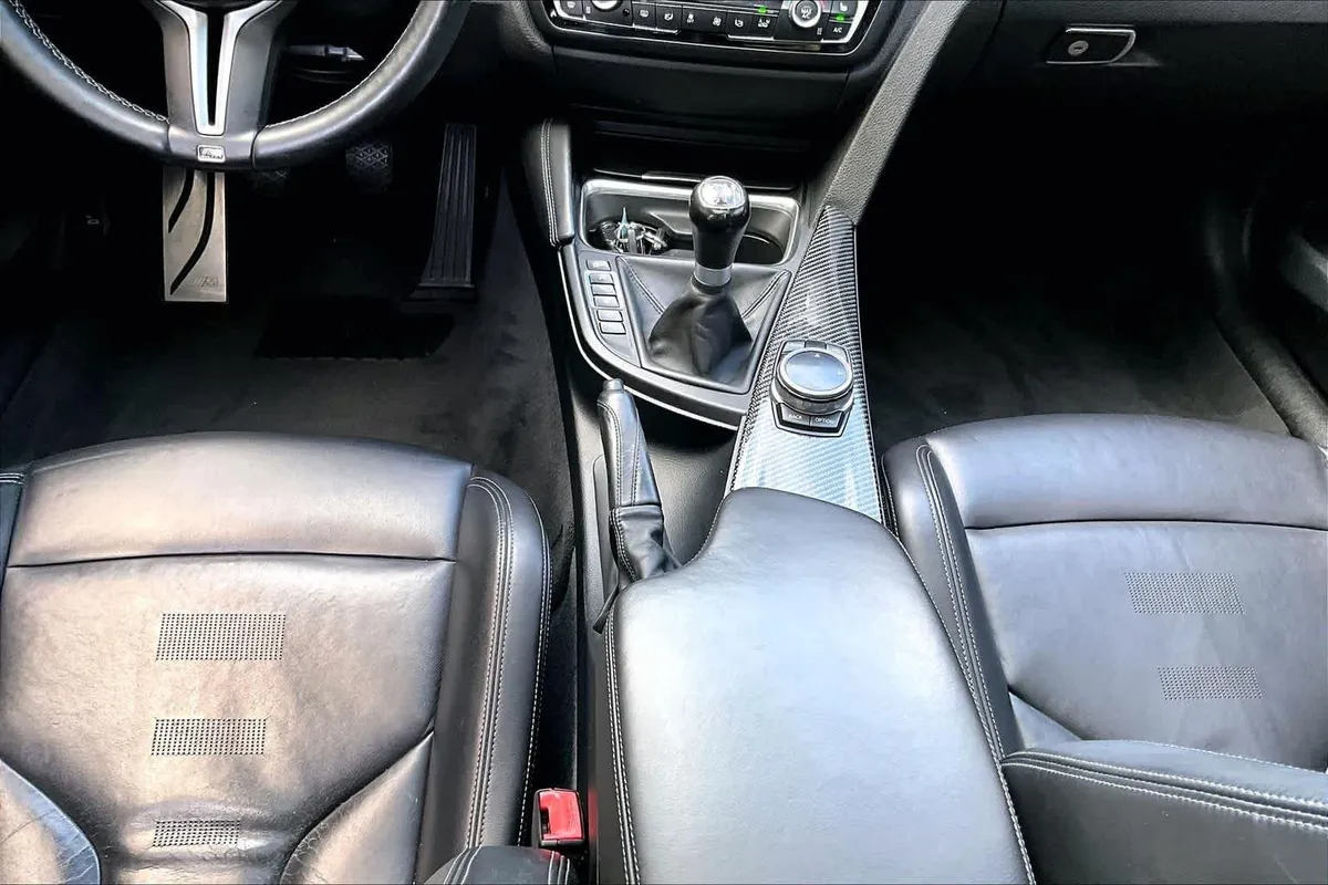 2015 BMW M3 Sedan thumbnail 17
