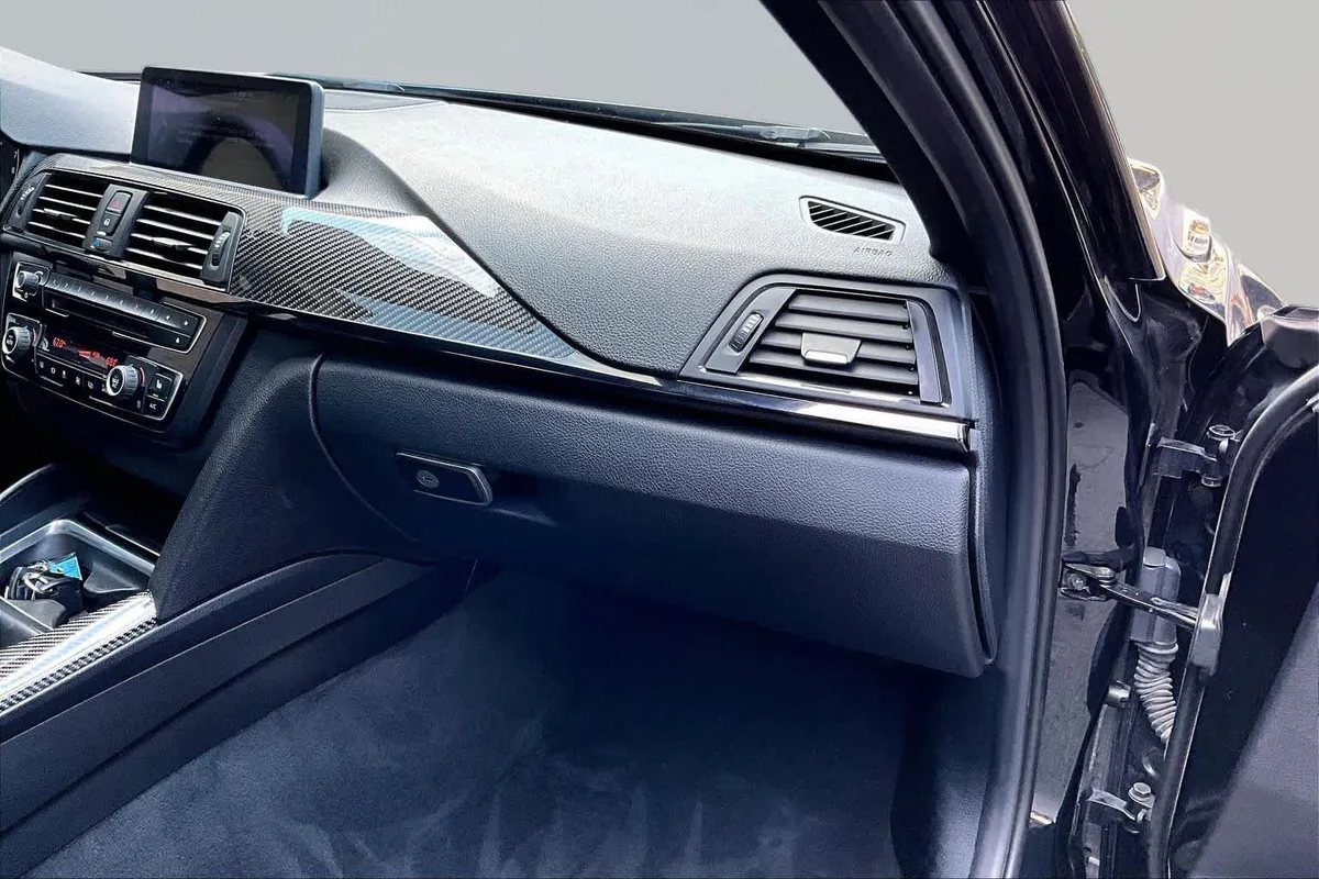 2015 BMW M3 Sedan thumbnail 19