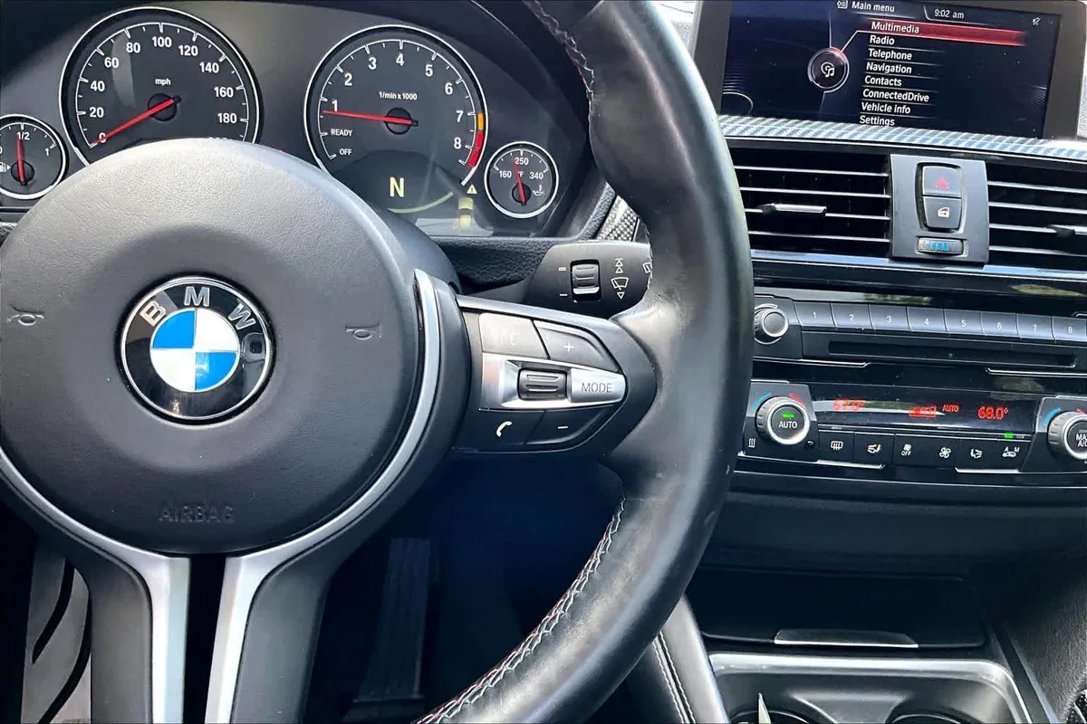 2015 BMW M3 Sedan thumbnail 25
