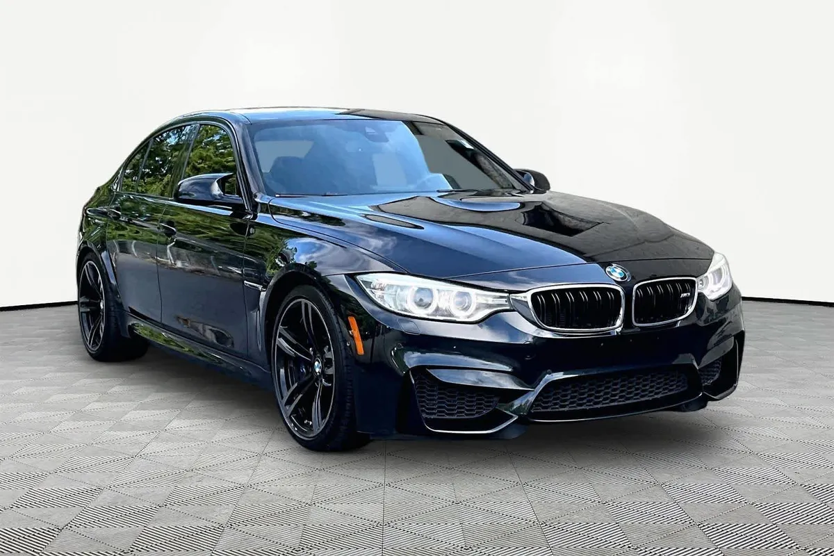 2015 BMW M3 Sedan thumbnail 3