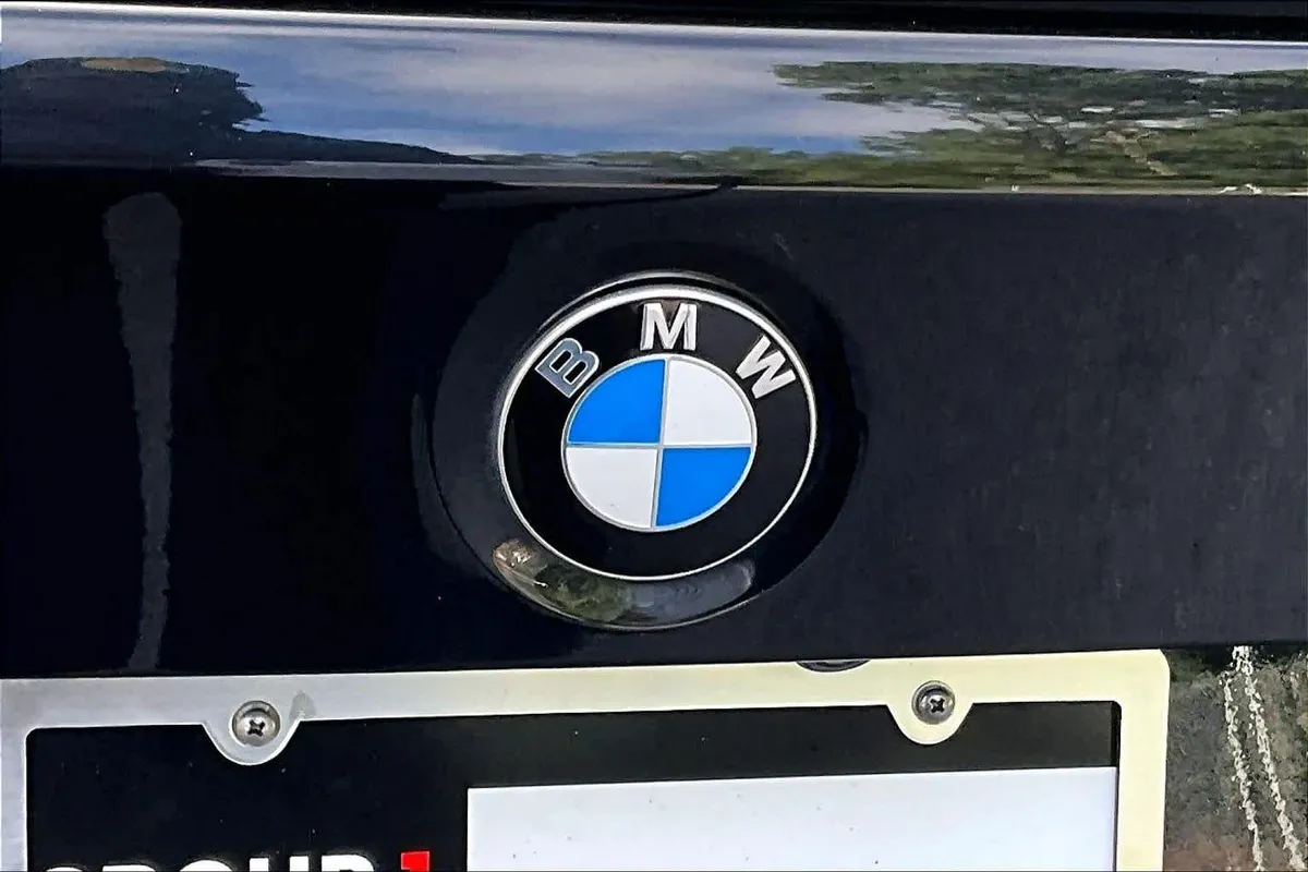 2015 BMW M3 Sedan thumbnail 31
