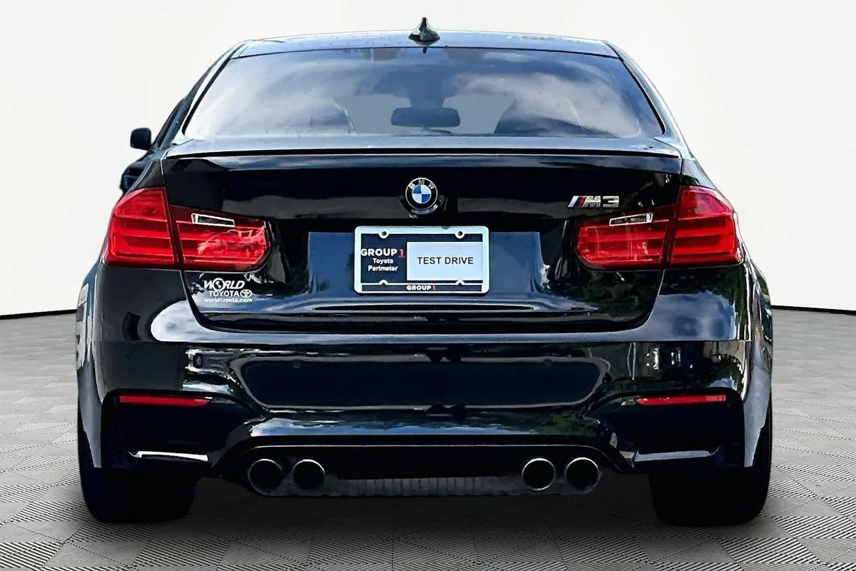 2015 BMW M3 Sedan thumbnail 5